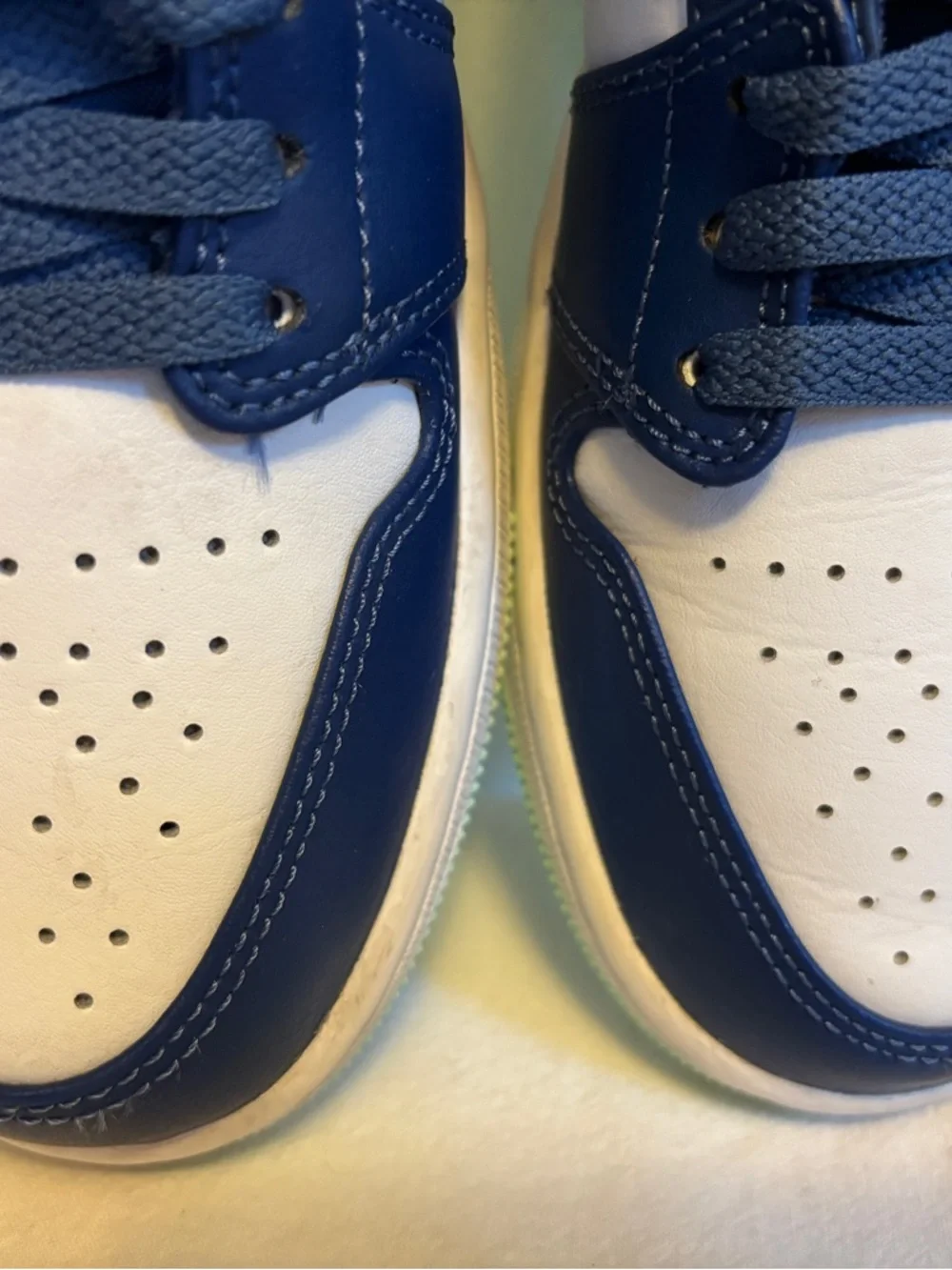 Air Jordan 1 Mid Mystic Navy Mint Foam White 554724-413 Men’s Sz 9